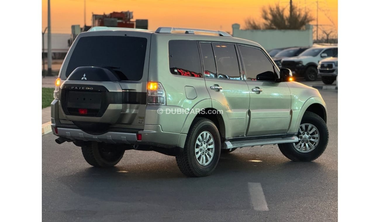 ميتسوبيشي باجيرو Mitsubishi pajero 2015 model v6 LHD