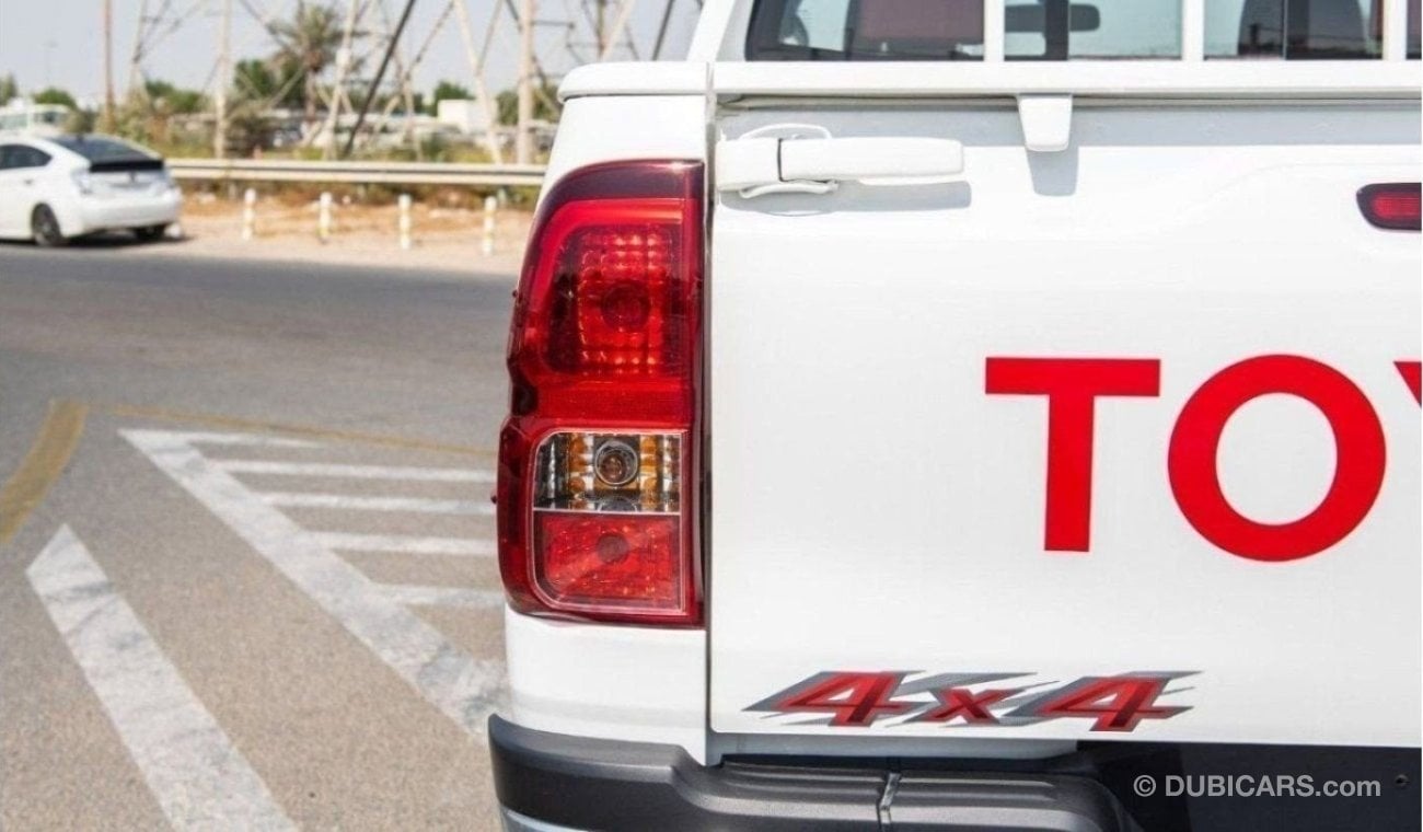 تويوتا هيلوكس Toyota Hilux 2.4L Diesel AT Mid Option 4X4 2024