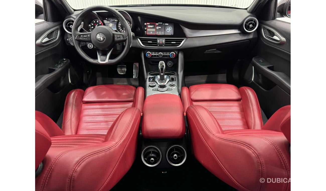 ألفا روميو جوليا 2023 Alfa Romeo Giulia Veloce, 2027 Agency Warranty + Service Package, Full Service History, GCC