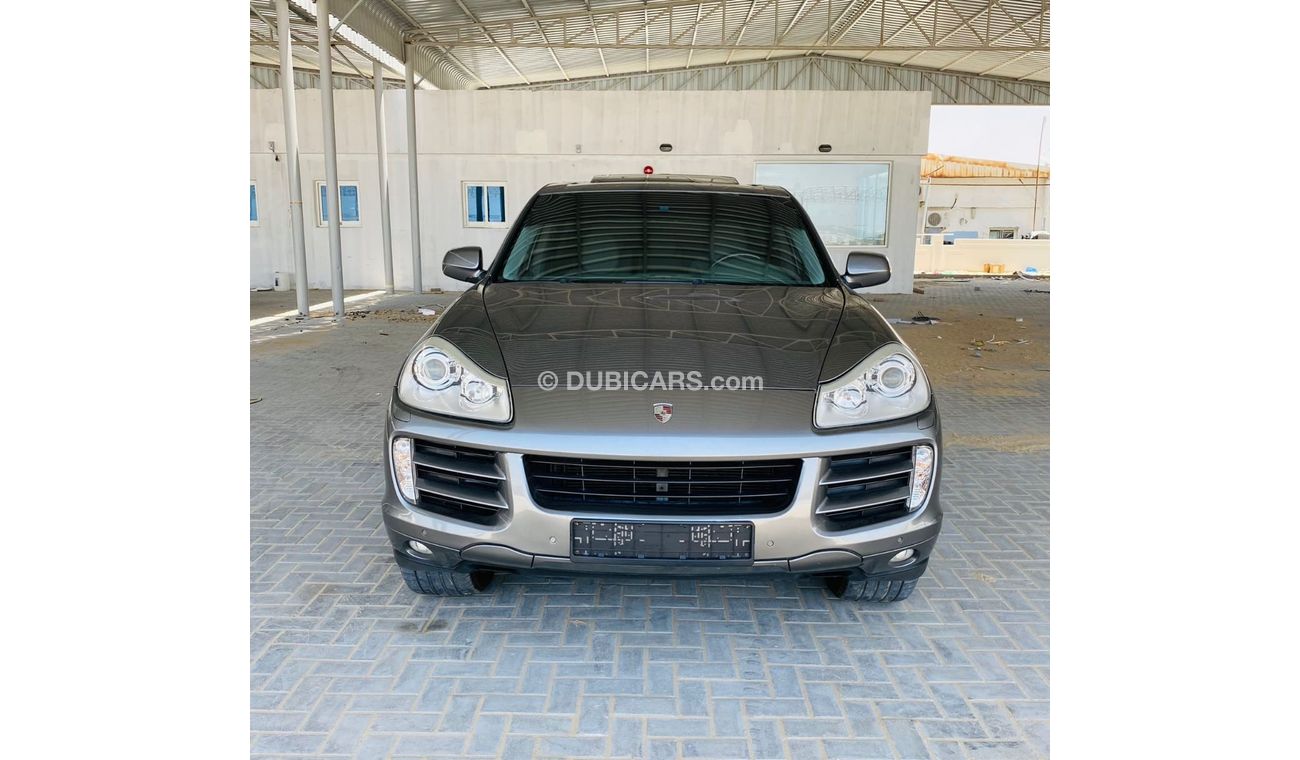 Porsche Cayenne Good condition car GCC