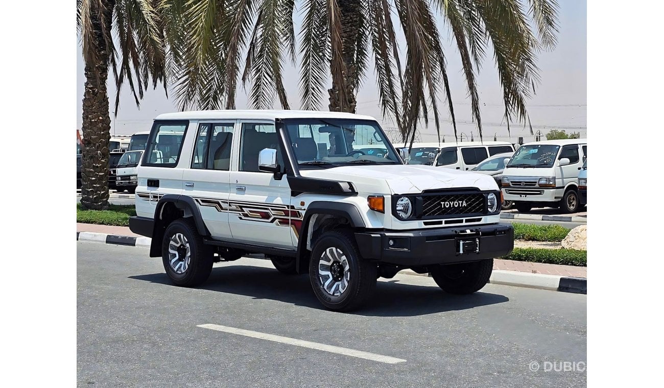 Toyota Land Cruiser Hard Top 4.0L PETROL / AT / DIFF LOCK/ WINCH SNORKEL / FULL OPTION (CODE # 68001)