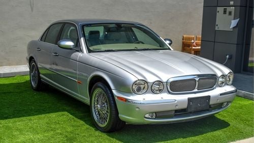 Jaguar XJ8