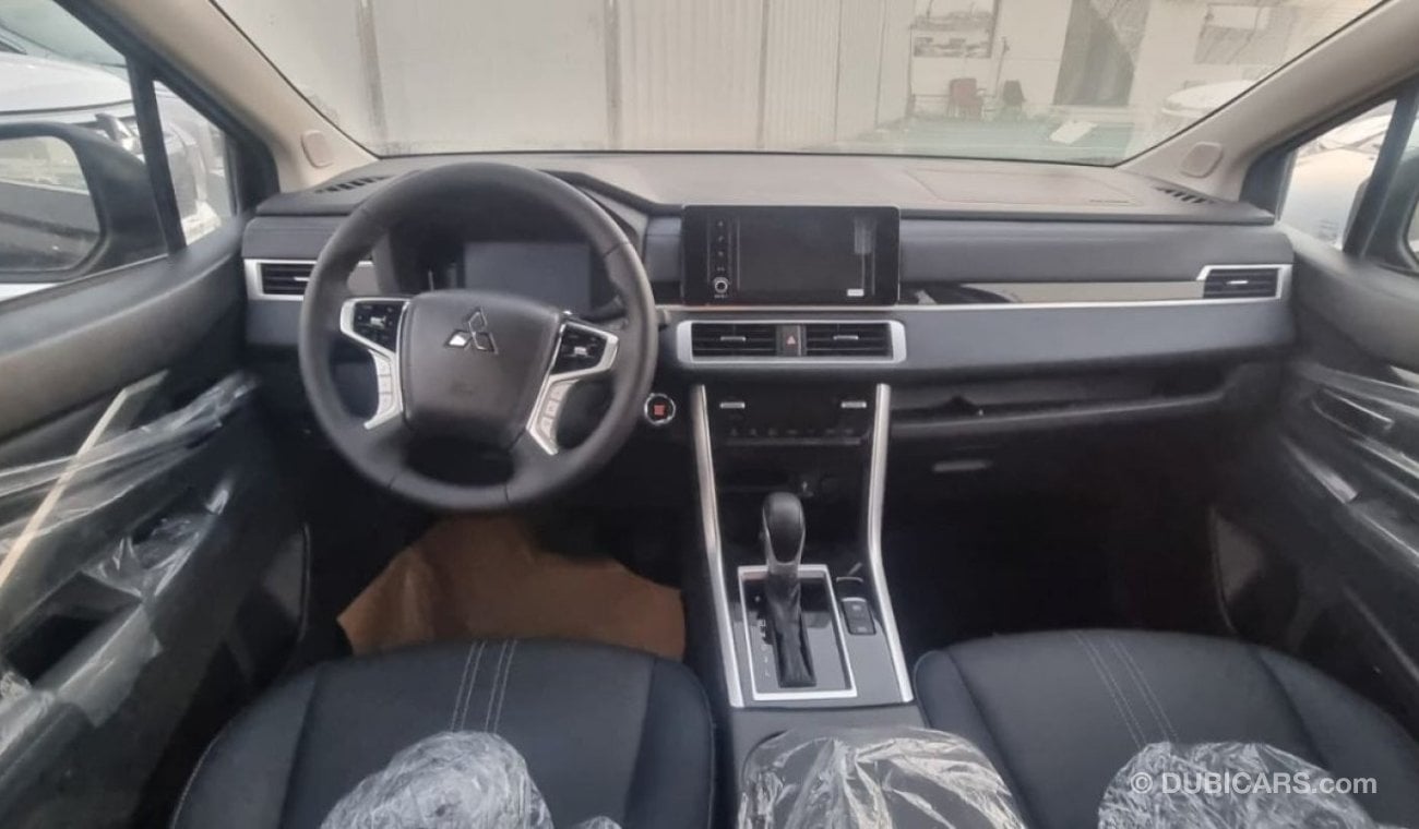 Mitsubishi Xpander 1.5   cross full option