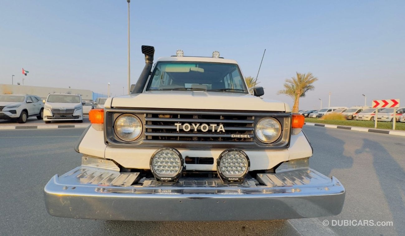 Toyota Land Cruiser Hard Top HARDTOP | ROOF RACK  | 4.2L MANUAL DIESEL ENGINE | 4 X 4 | AIR SNORKEL