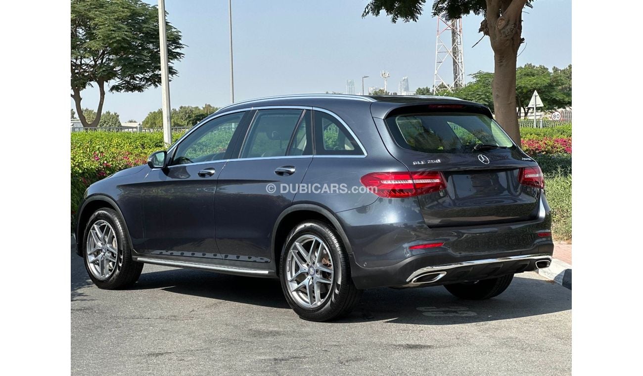 مرسيدس بنز GLC 250 4MATIC 2.0L Mercedes GLC 250 AMG / V4 / GCC / 2016 / Single Owner / 1,085 Dirhams Monthly.