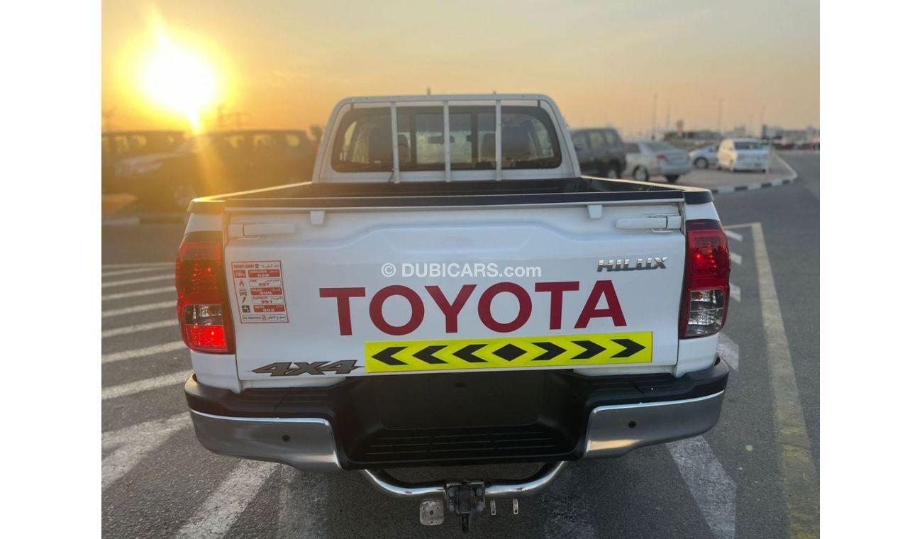 Toyota Hilux 2020 Toyota Hilux 2.7L V4 - AWD 4x4 - Patrol Automatic - Windows Auto - 92,000 km