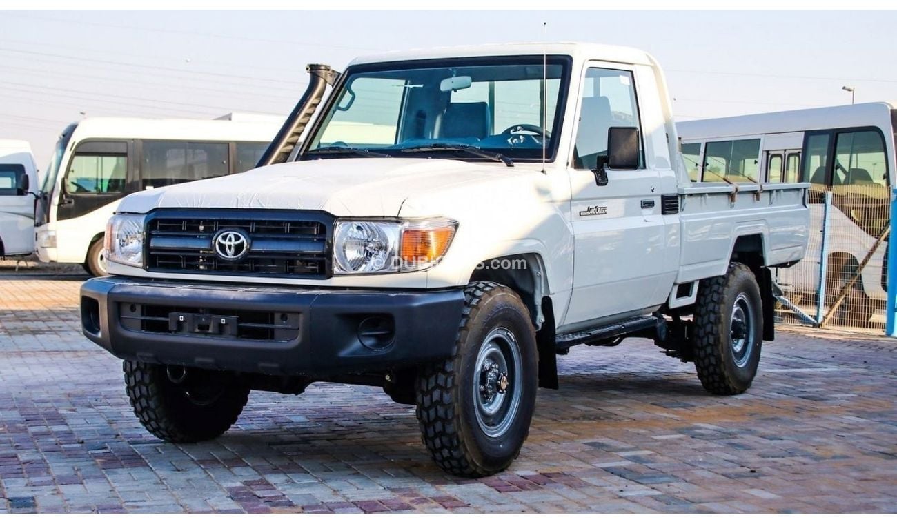 تويوتا لاند كروزر بيك آب 79 4.2L V6 DIESEL MT