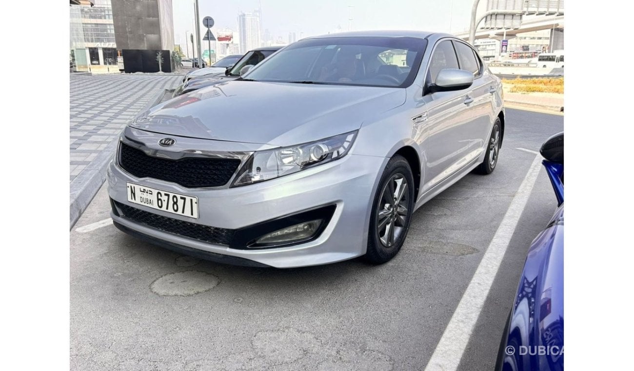 كيا K5 2013 Kia K5 with CarPlay Camera, New tires and wheels is available for sale.