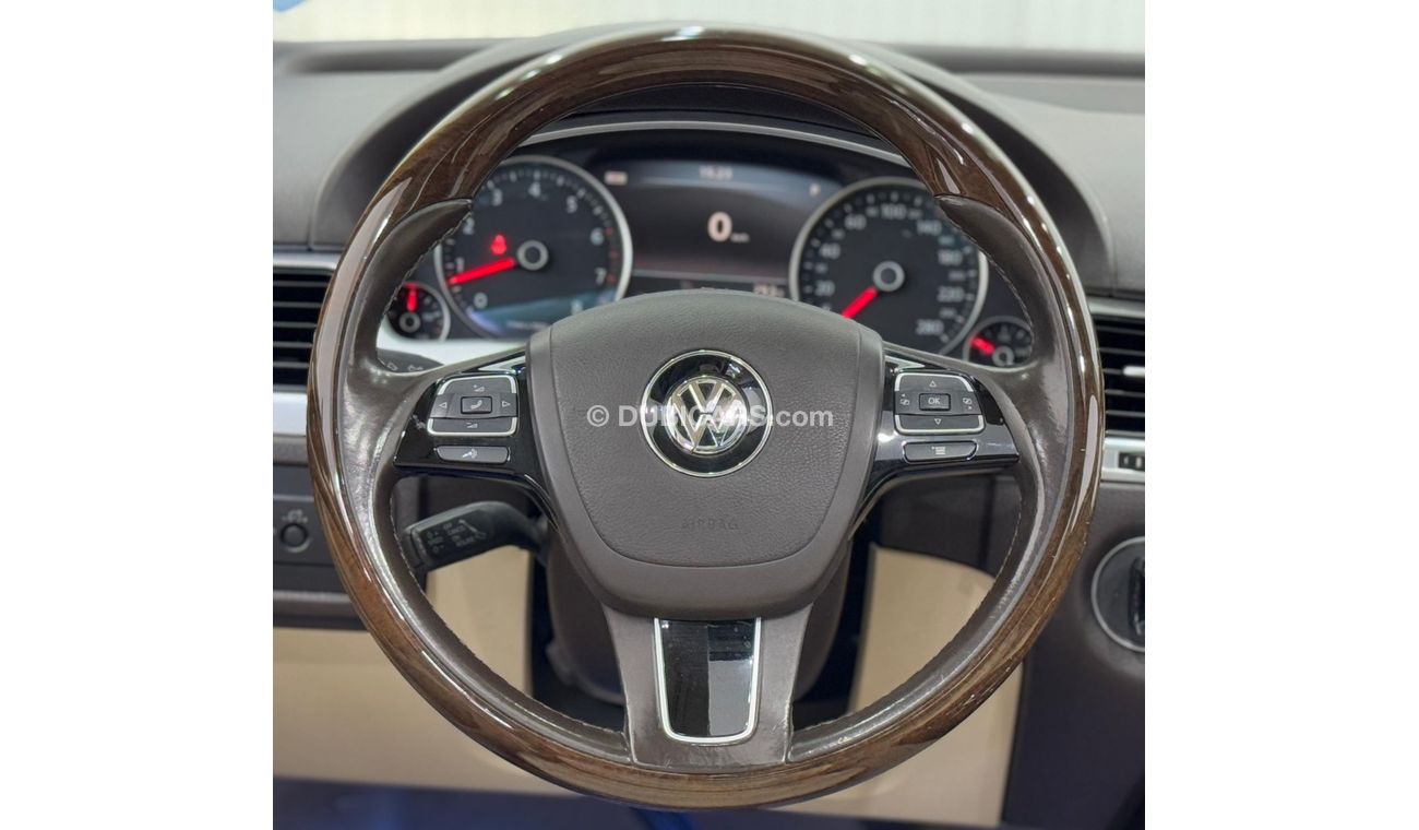 فولكس واجن طوارق 2015 Volkswagen Touareg, Excellent Condition, Service History, GCC