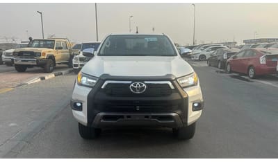 Toyota Hilux Toyota Hilux SR5 2019 White color