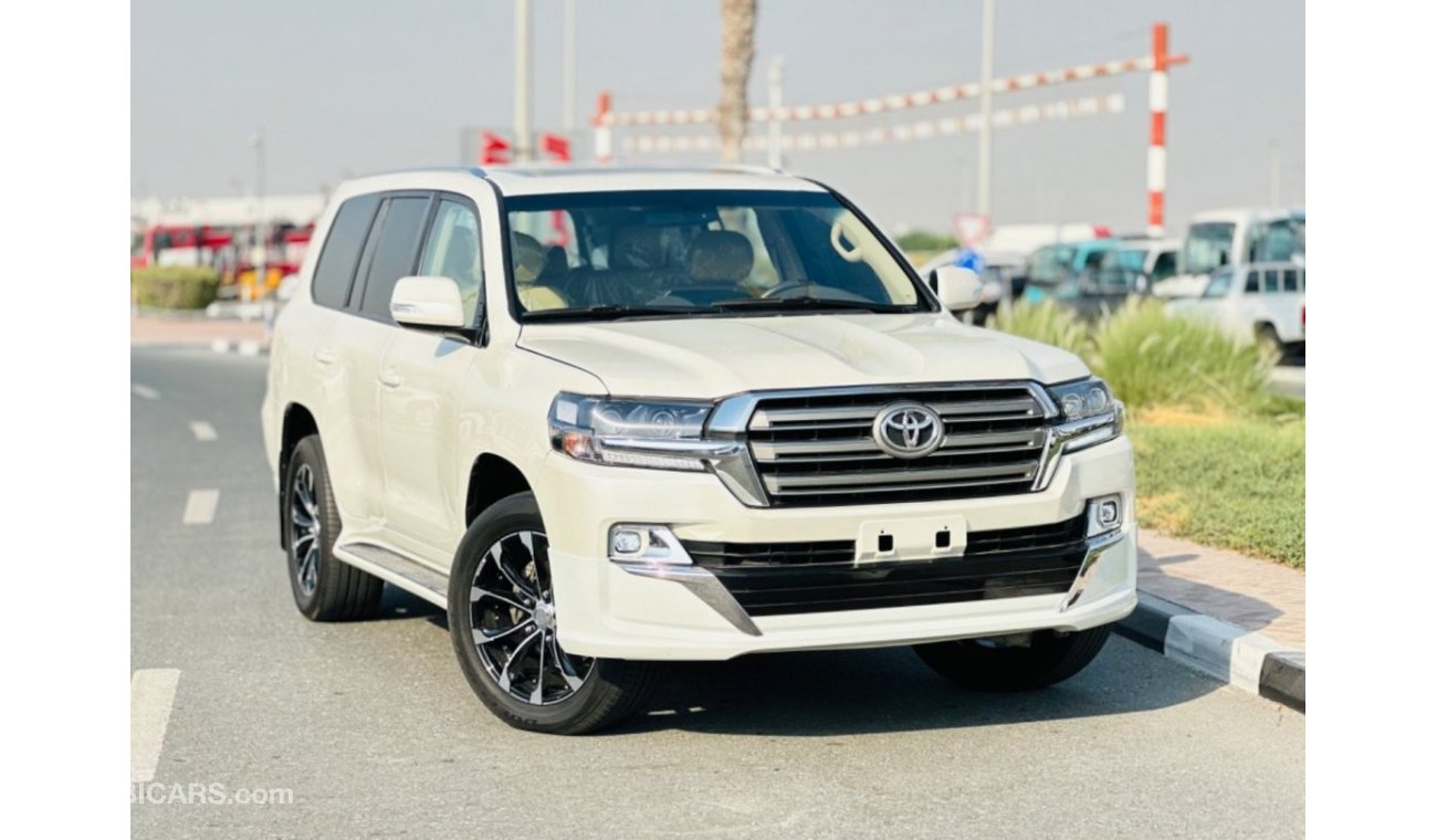 تويوتا لاند كروزر 2019 V8 LHD Diesel | Full Options Sunroof , Cool Box