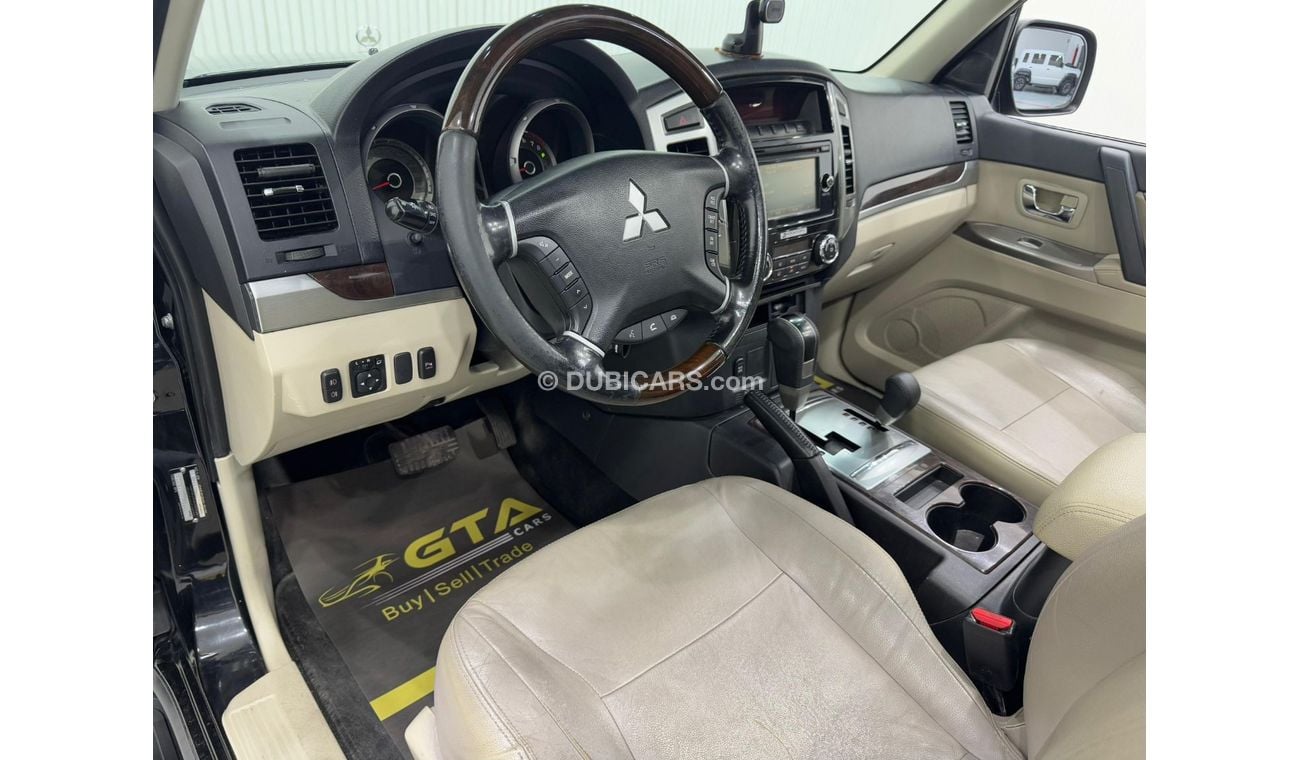 ميتسوبيشي باجيرو GLS 3.8L 2016 Mitsubishi Pajero GLS 3.8. Top option, Service History, Excellent Condition, GCC