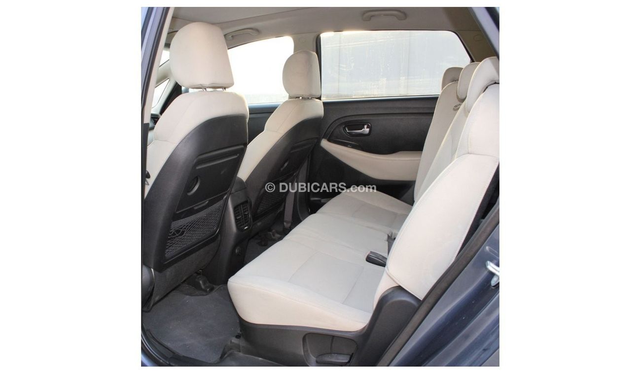 Kia Carens Kia Carens 2015 2000 CC GCC panorama in excellent condition without accidents very clean from inside