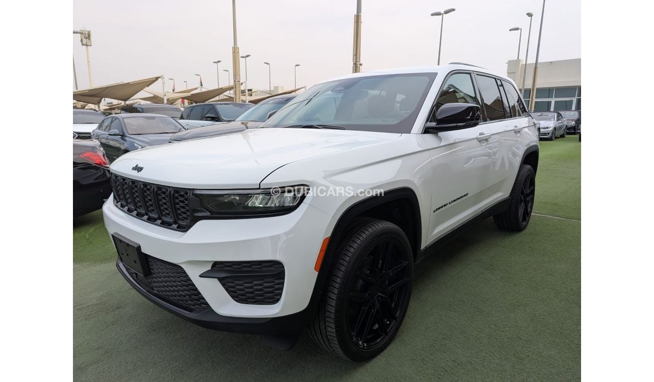 Jeep Grand Cherokee Altitude 3.6L JEEP GRAND CHEROKEE 2024 V6 engine 3.6L zero kilometer American clean car fresh import