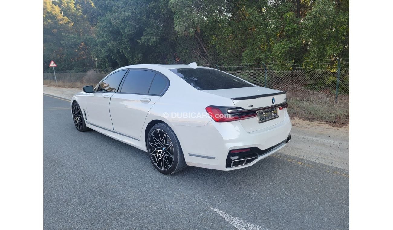 BMW 750Li Luxury 4.4L (443 HP)