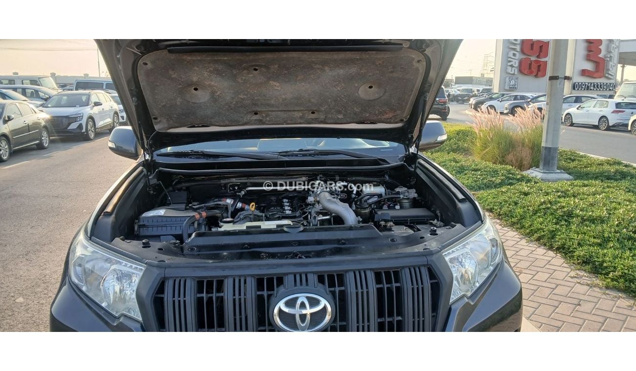 Toyota Prado Toyota landcruise prado 2019Model diesel Transmission. Automatic Interior.Black  leather seats 7 sea