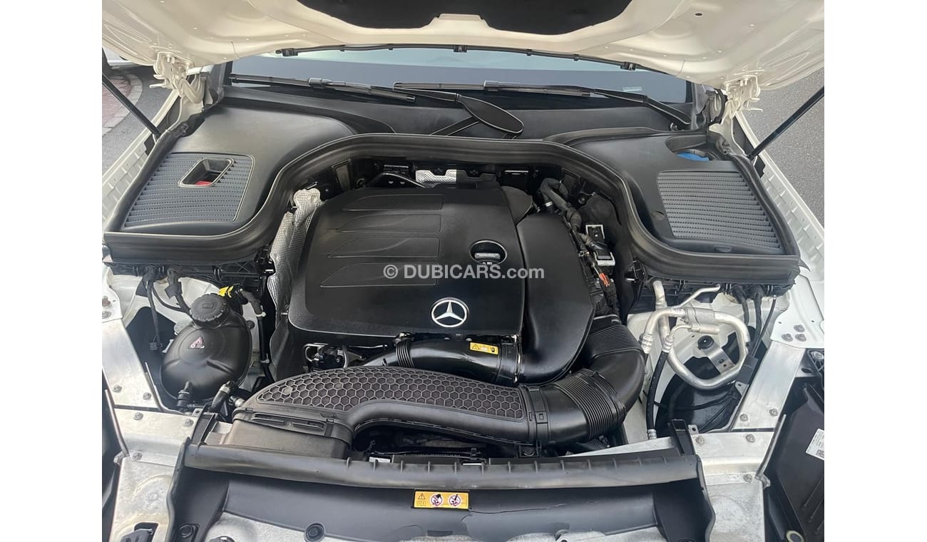 مرسيدس بنز GLC 350 Mercedes GLC300 _American_2020_Excellent Condition _Full option