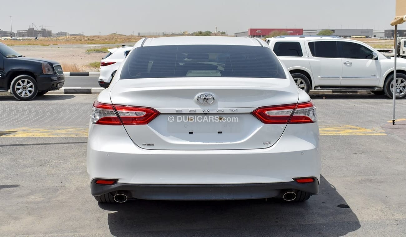 Toyota Camry SE +