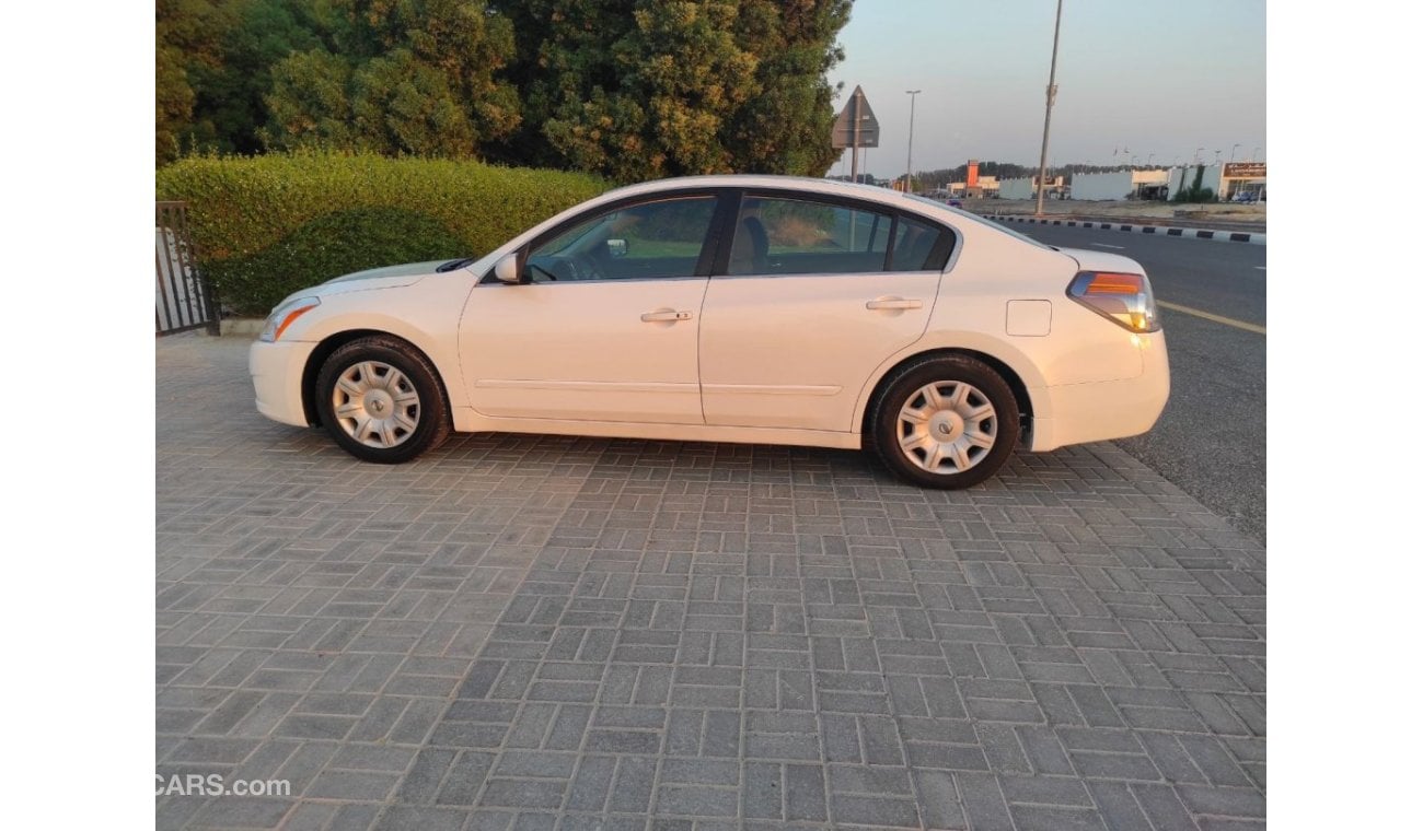 نيسان ألتيما Nissan Altima 2012 V4 2.5 full automatic