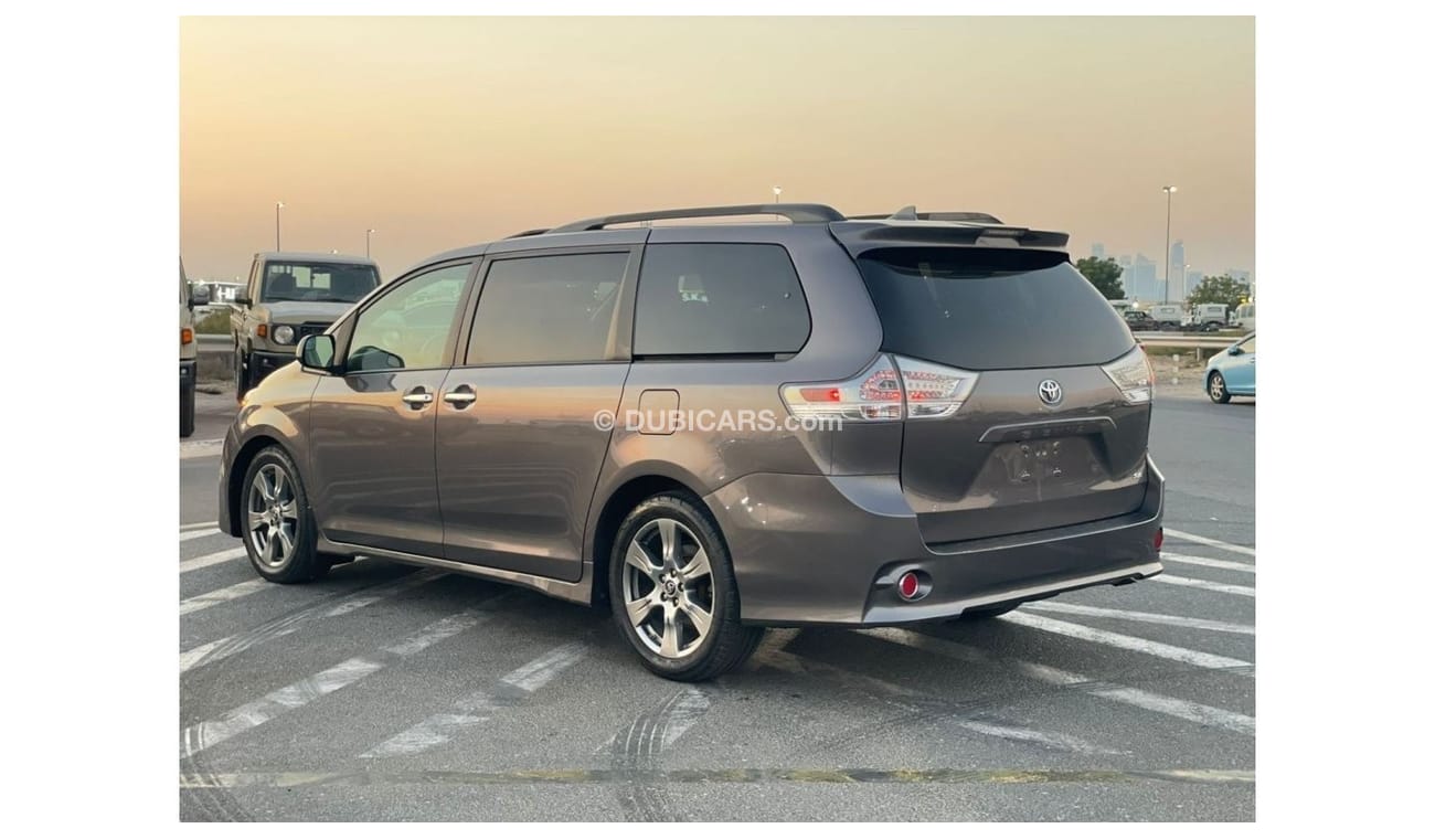 Toyota Sienna “Offer”2019 Toyota Sienna SE Special Edition - Full Option Automatic - 7 Seater - 3 Keys - UAE PASS