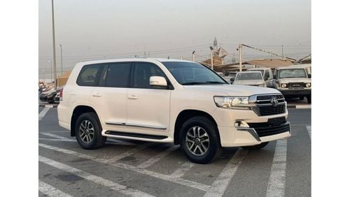 Toyota Land Cruiser 2016 Toyota Land Cruiser GXR + V6 4.0L 7 Seater - No accident - 111,000 Km