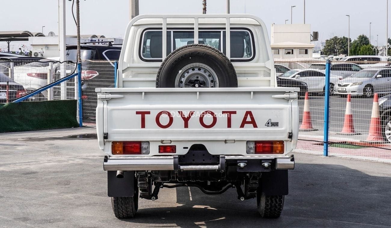 Toyota Land Cruiser Pick Up 2.8L Diesel Automatic Double Cabin