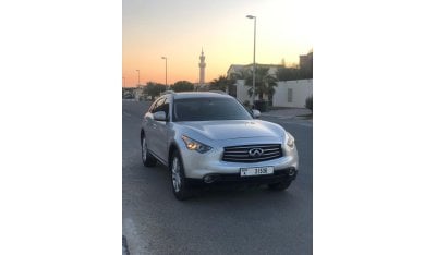 Infiniti FX37 Infiniti - FX37   The Walk: 53,000   Model: 2013   specifications;   full option   American import