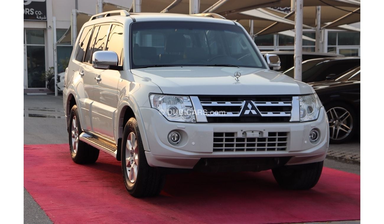 Mitsubishi Pajero GLS Highline Top Mitsubishi Pajero GLS / 2014 / GCC / Free Accident / 3.8L