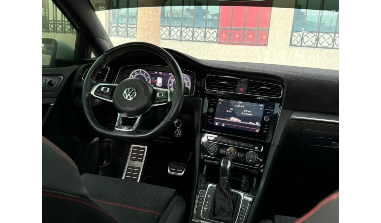 Volkswagen Golf GTI P1