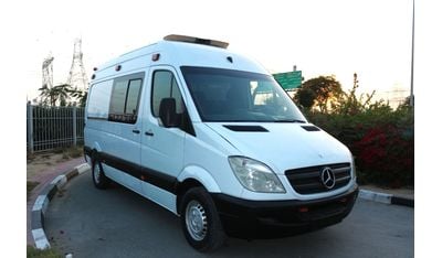 Mercedes-Benz Sprinter MERCEDES SPRINTER 2013 DIESEL MANUAL GEAR AMBULANCE GCC