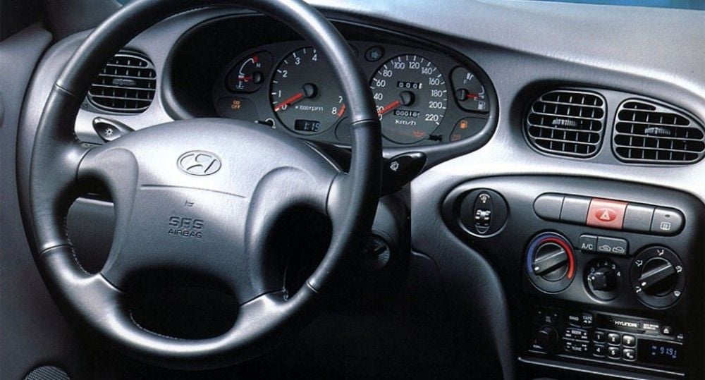 Hyundai Lantra interior - Cockpit