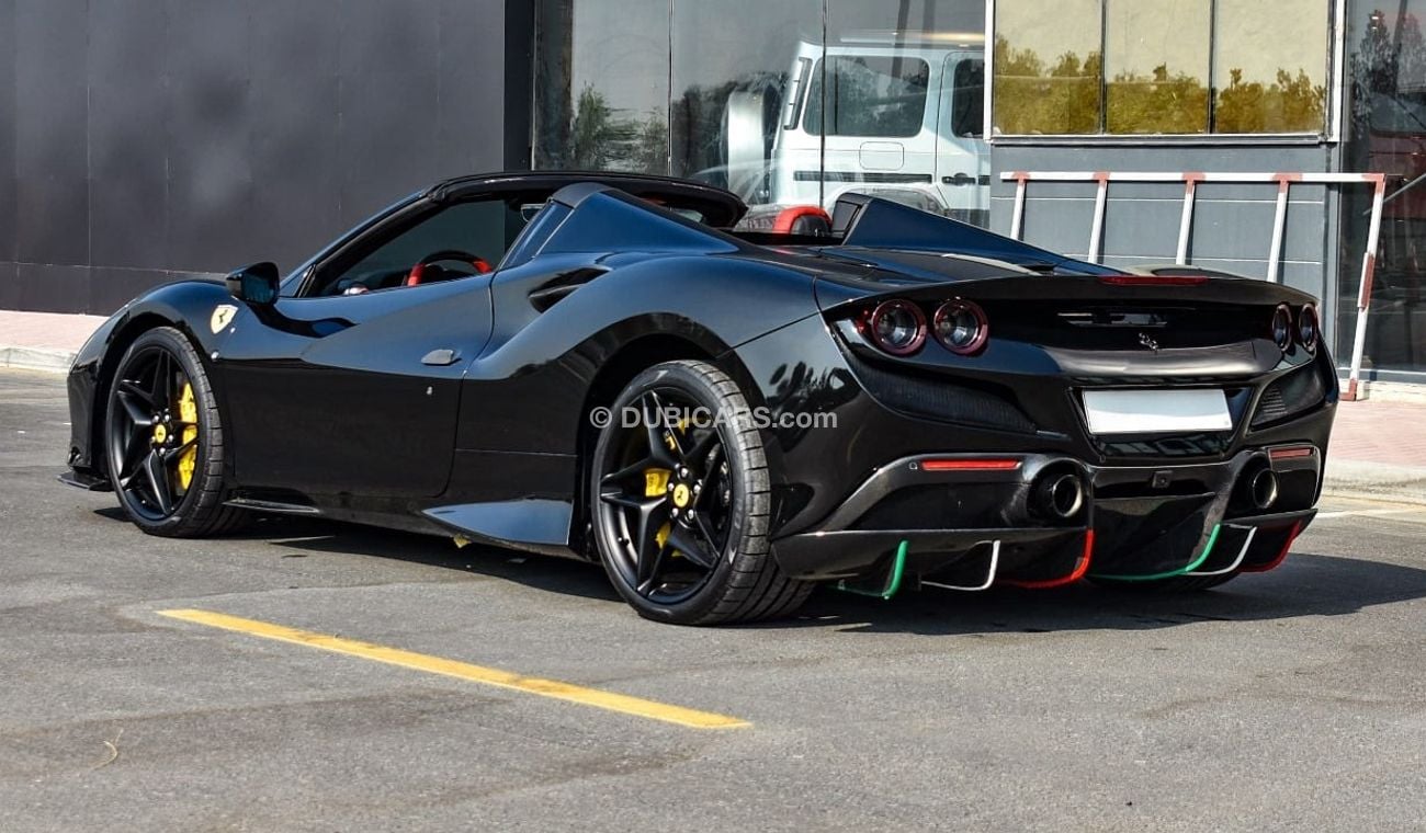 Ferrari F8 Spider 2020 - GCC - Under Warranty - 10,000 KMs only - Wrap in black/ Yellow Original