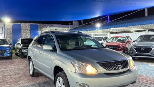 Lexus RX 330 2005 Lexus RX 330 With minimal damage, the car is in good condition.