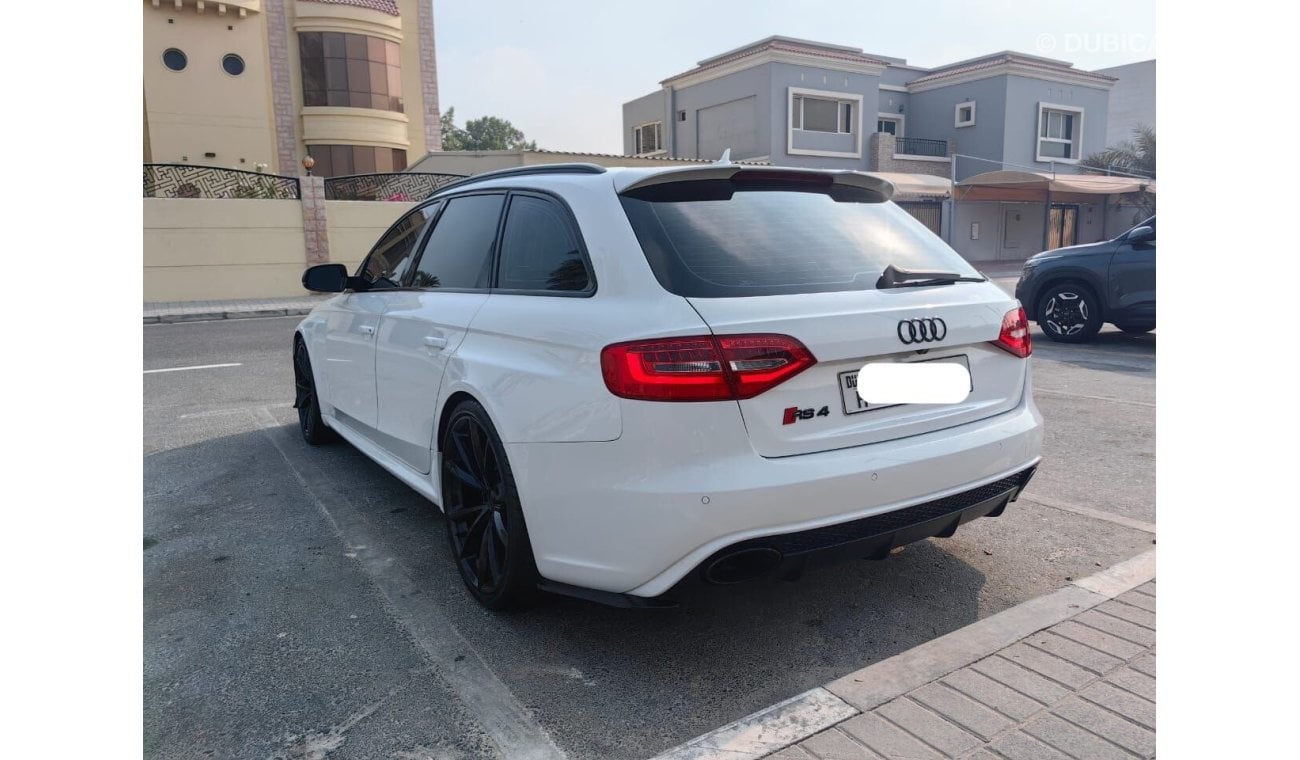 أودي RS4 AVANT