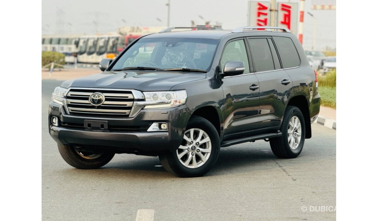 تويوتا لاند كروزر Toyota Land Cruiser 2018 Vx v8 diesel