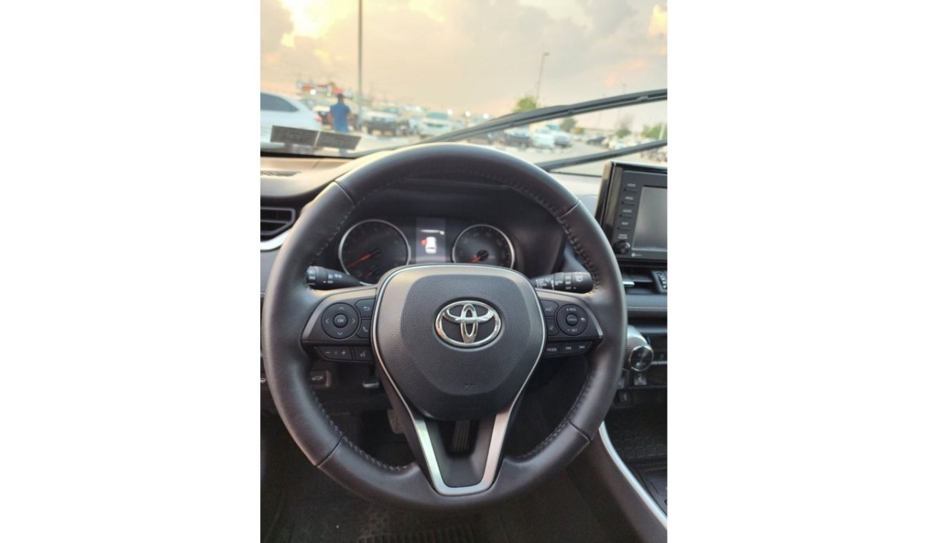 تويوتا راف ٤ TOYOTA RAV4 XLE FULL OPTIONS 2022 4x4