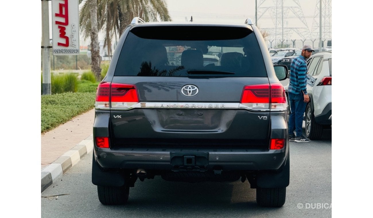 تويوتا لاند كروزر Toyota Land Cruiser 2018 Vx v8 diesel