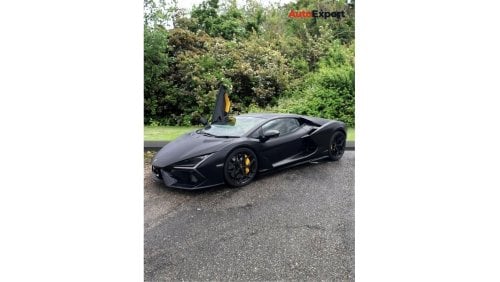 لامبورغيني ريفويلتو 2024 Lamborghini Revuelto RIGHT HAND DRIVE