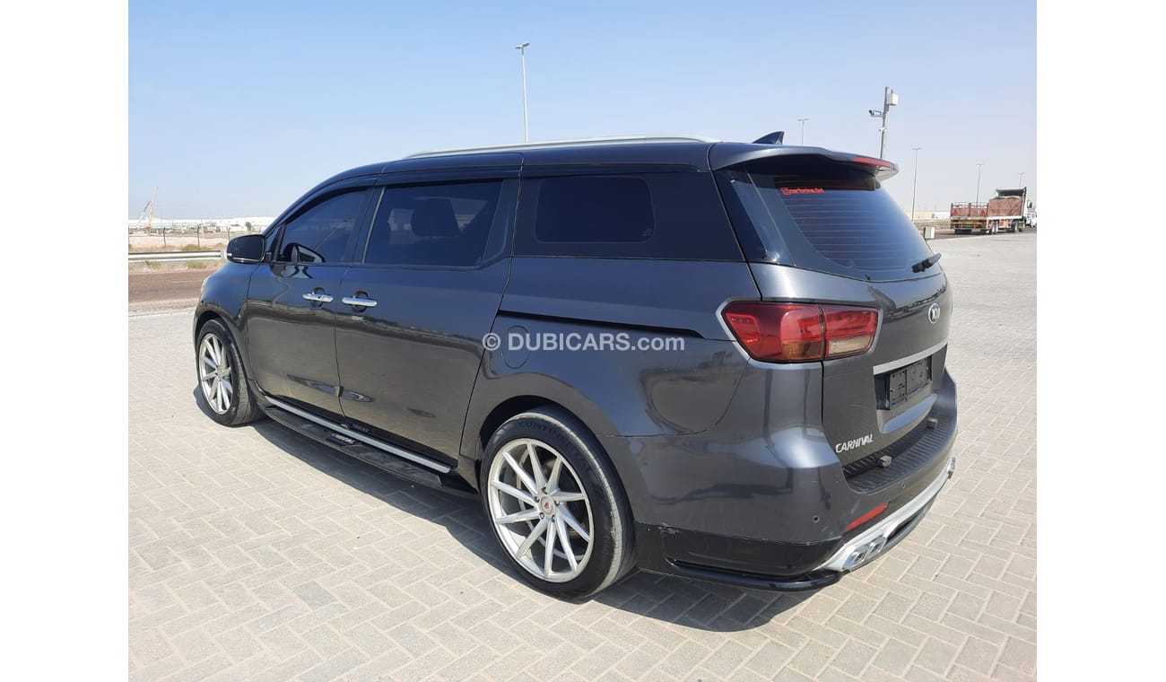 Kia Carnival Kia carnival full option 2015