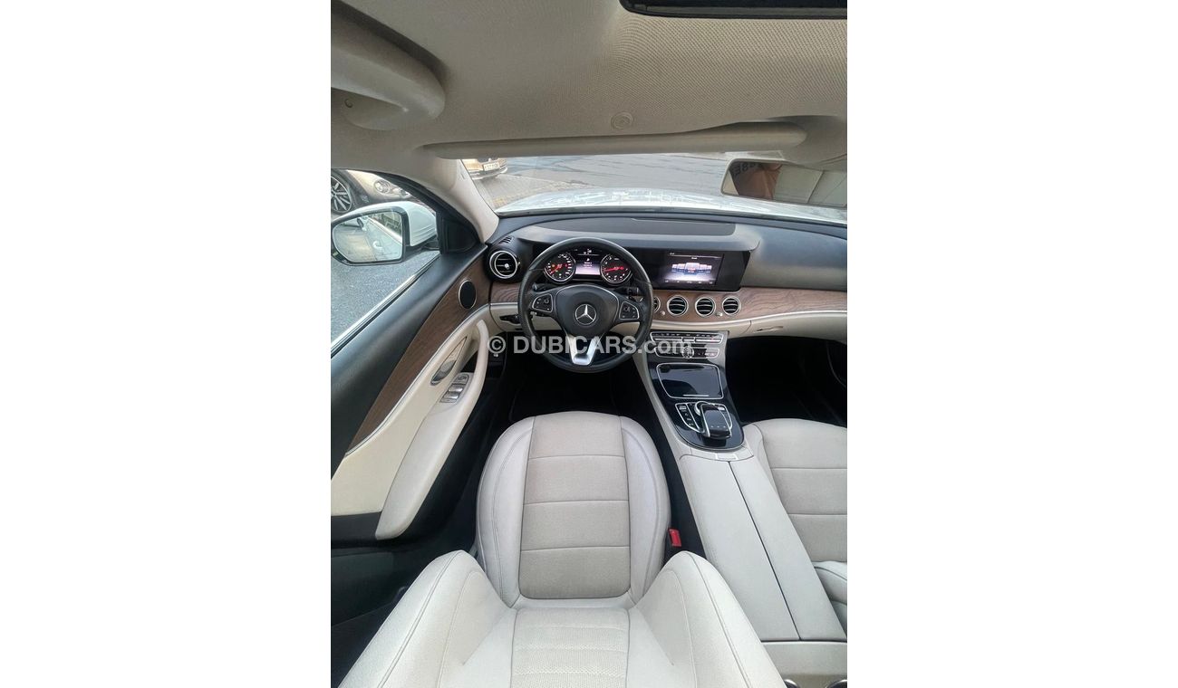 Mercedes-Benz E200 Mercedes E 200 Gulf 2017 in excellent condition, fully equipped