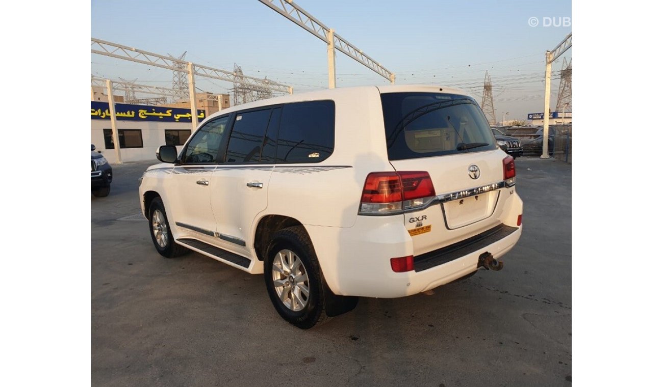 Toyota Land Cruiser GXR - V8 (PETROL)