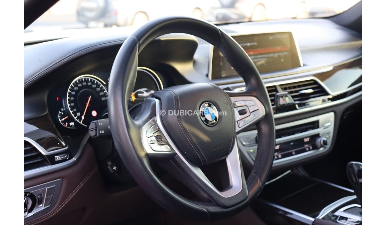 BMW 730Li Luxury 2.0L BMW 730iL / 2017 / GCC / Free Accident / Full / First Owner / 2.0L Twin Turbo