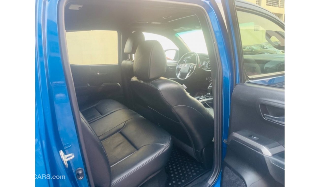 Toyota Tacoma 4x4 push sunroof