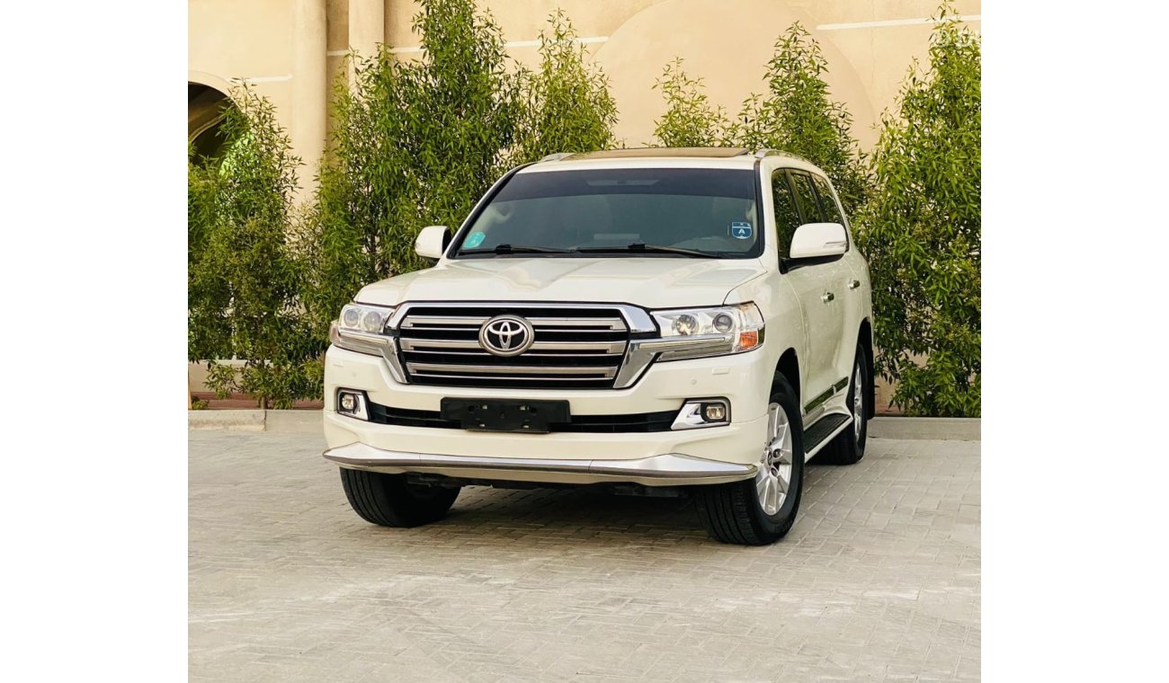 Toyota Land Cruiser GXR Good condition car gcc