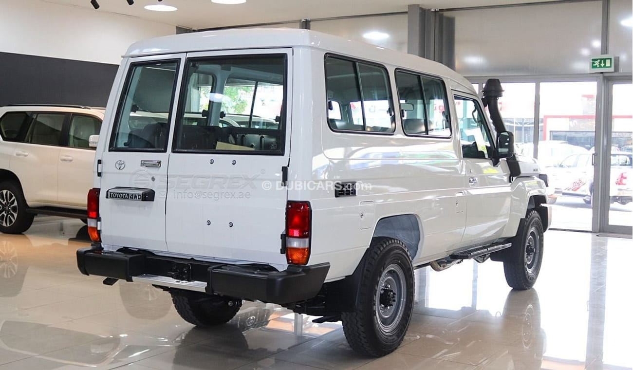 Toyota Land Cruiser Hard Top LC78, 4.2L Diesel 4WD 5M/T For Export