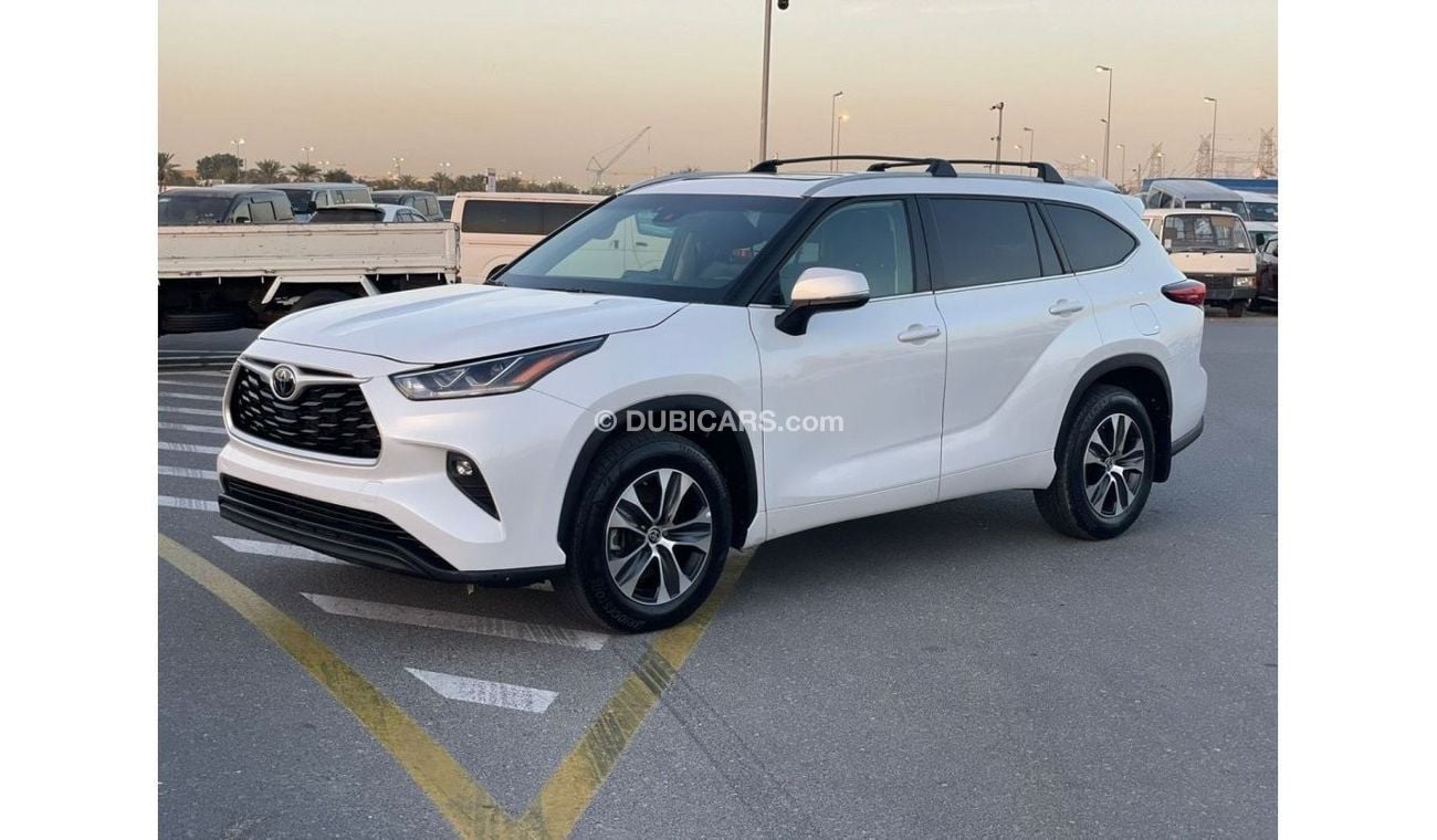 Toyota Highlander *Ramadan Offer* LIMITED TIME OFFER ONLY  2022 TOYOTA HIGHLANDER XLE 3.5L V6  SUNROOF / EXPORT ONLY