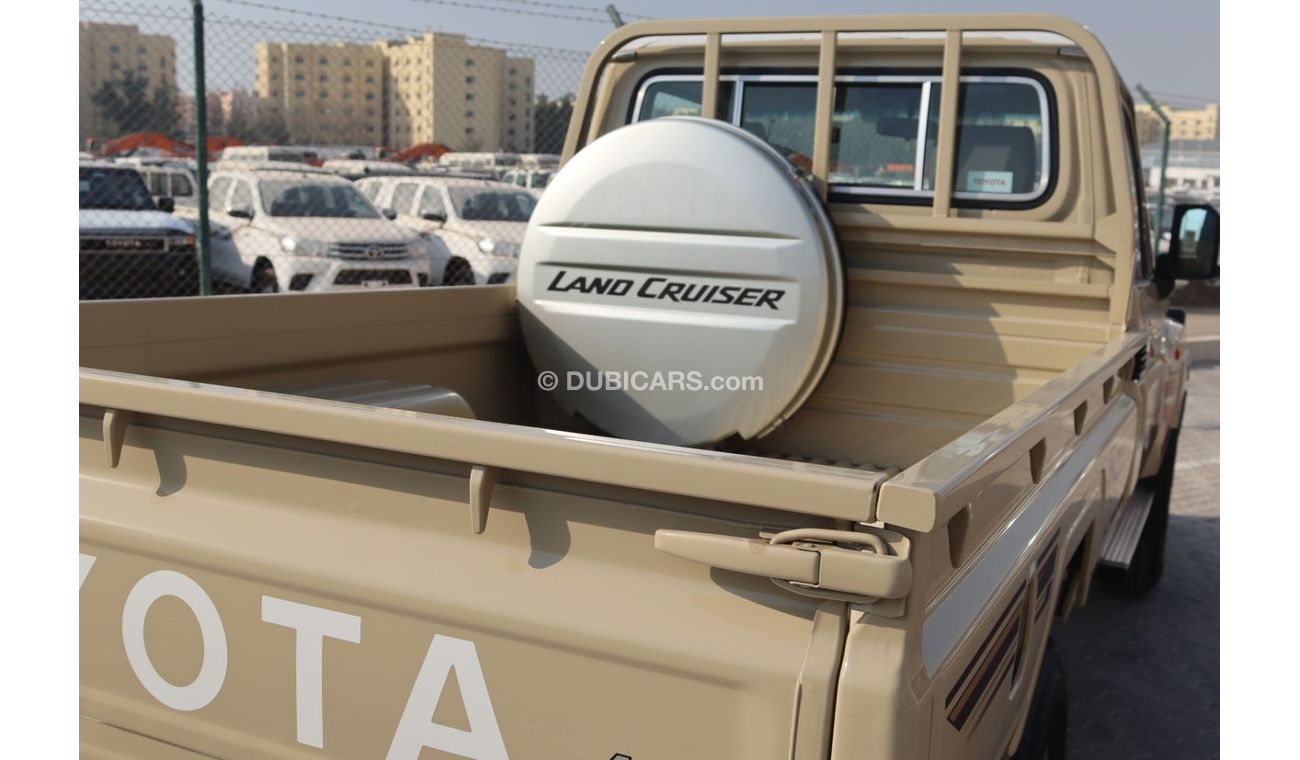 Toyota Land Cruiser 2024 LAND CRUISER GRJ79 4.0 V6 S-CAB AUTOMATIC DIFF LOCK **EXPORT ONLY**التصدير فقط خارج الخليج**