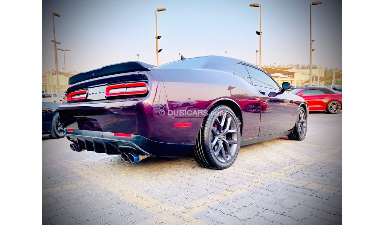 Dodge Challenger SXT Plus