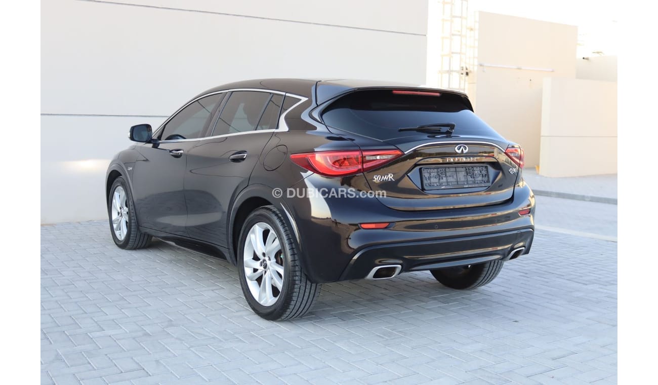 إنفينيتي Q 30 2.0 T SPORT