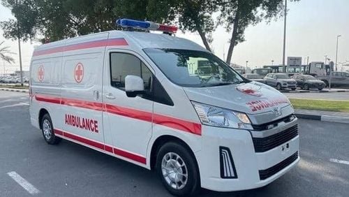 تويوتا هاياس HiAce ambulance right hand drive diesel 2.8 liter automatic gear